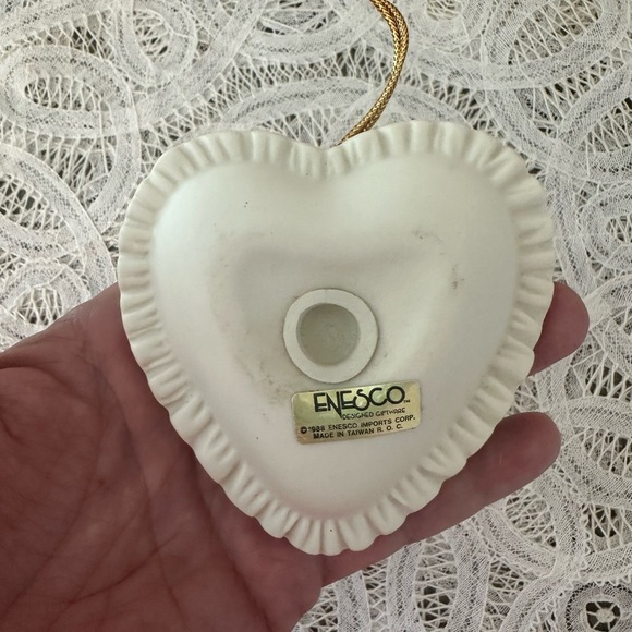 Vintage Enesco Victorian porcelain heart ornament decor with rose - Picture 2 of 3